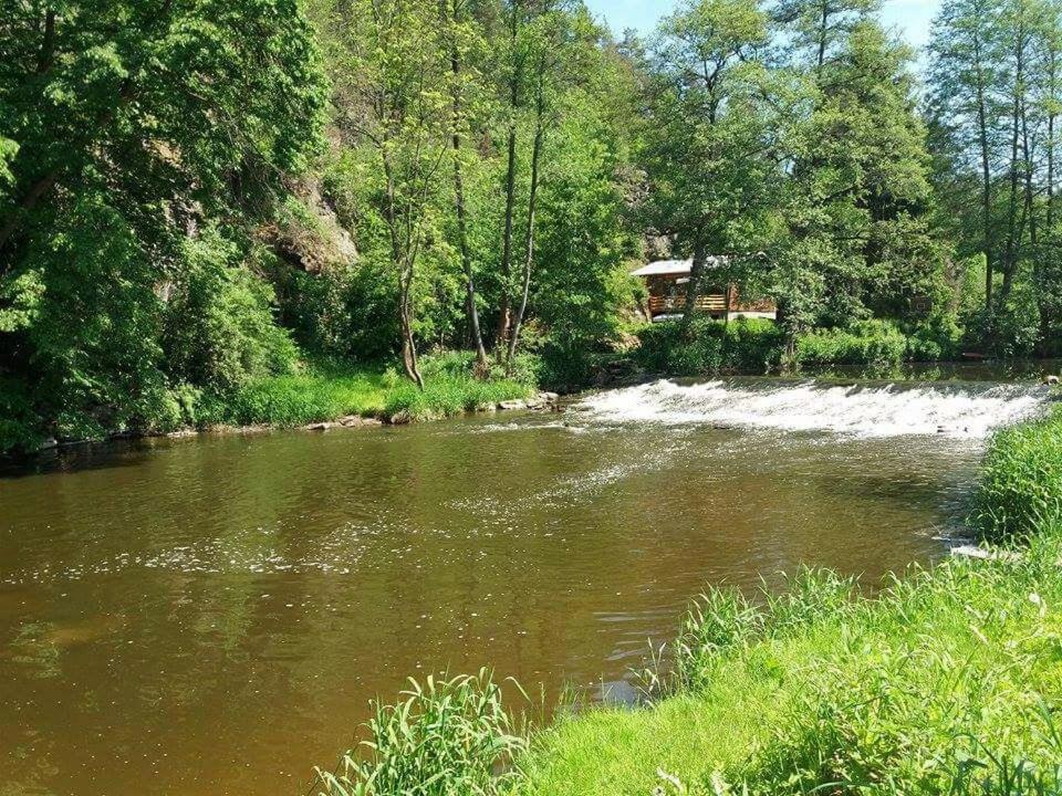 Kratochviluv Mlyn Hotel Cervena Lhota  Exterior photo